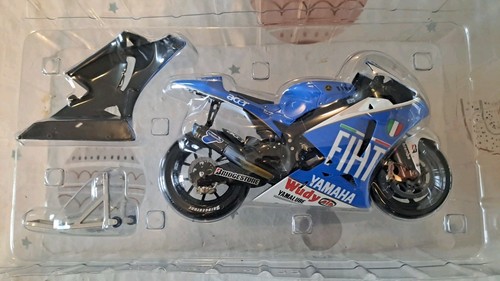 Minichamps rossi yamaha - minichamps,