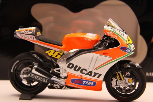 Minichamps valentino - minichamps, 1-12