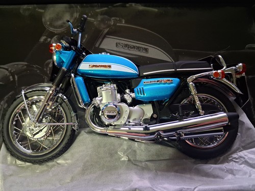 Suzuki 750 blu - suzuki, gt