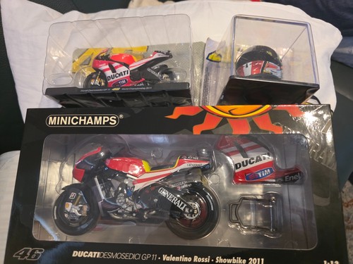 Minichamps rossi 2011 - minichamps, 1/12.